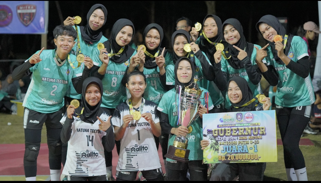 Juara 1 kategori tim putri.